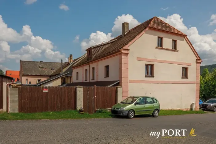 Prodej vícegeneračního domu, Chyše, Žižkovo náměstí, 322 m2