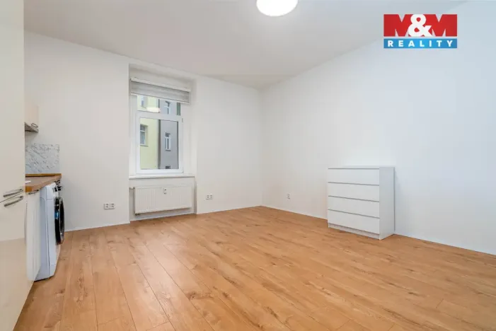 Pronájem bytu 1+kk, Praha - Vysočany, Spojovací, 35 m2