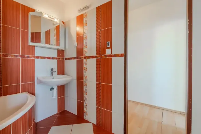 Prodej bytu 1+kk, Praha - Prosek, Vysočanská, 37 m2