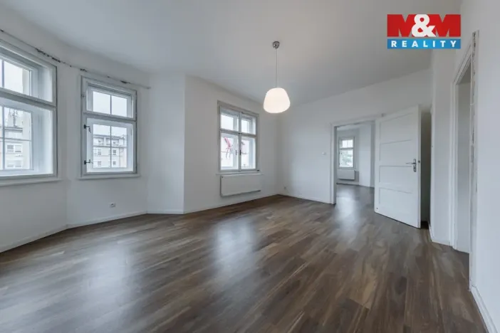 Prodej bytu 3+1, Karlovy Vary - Drahovice, Americká, 92 m2