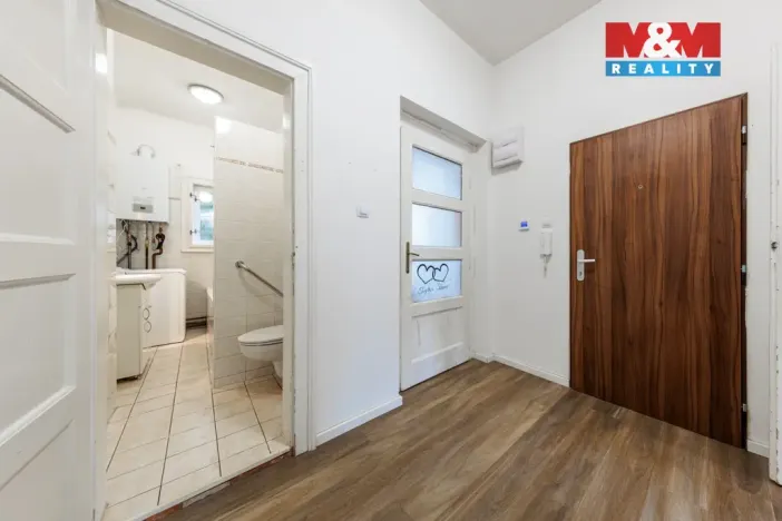 Prodej bytu 3+1, Karlovy Vary - Drahovice, Americká, 92 m2