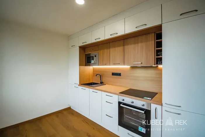 Pronájem bytu 2+1, Jindřichův Hradec, sídliště U Nádraží, 49 m2