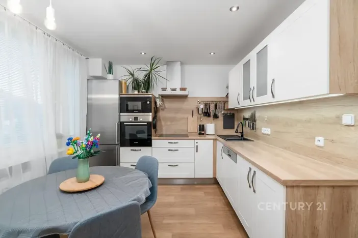 Prodej bytu 3+1, Děčín, Kosmonautů, 75 m2