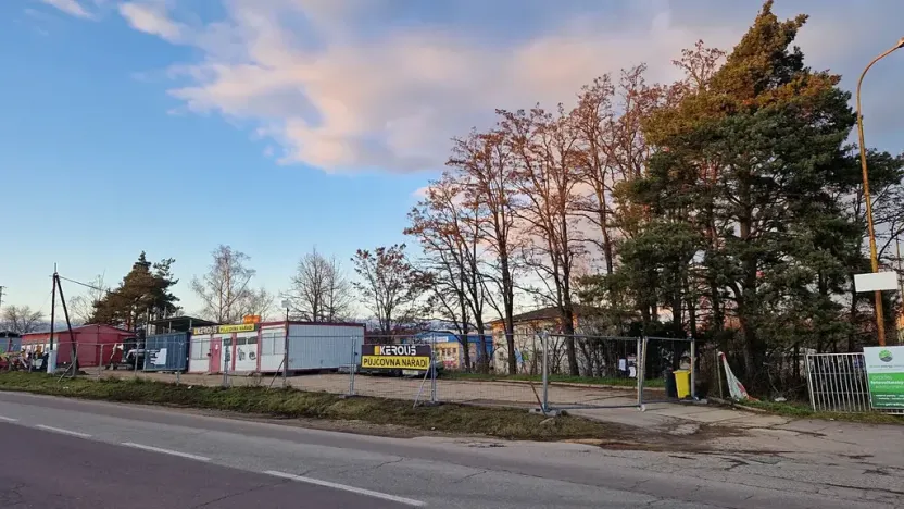 Pronájem obchodního prostoru, Znojmo, Dobšická, 500 m2