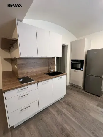 Pronájem bytu 1+kk, Praha - Nusle, Oldřichova, 28 m2