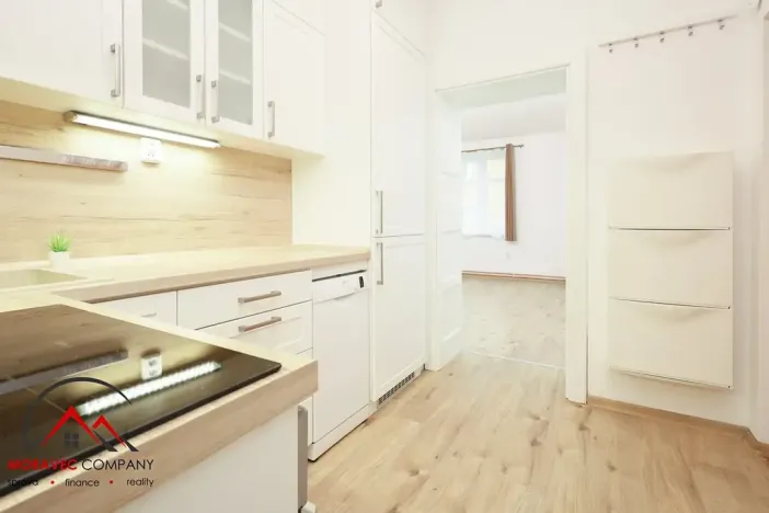 Pronájem bytu 2+kk, Krnov, Tolstého, 42 m2