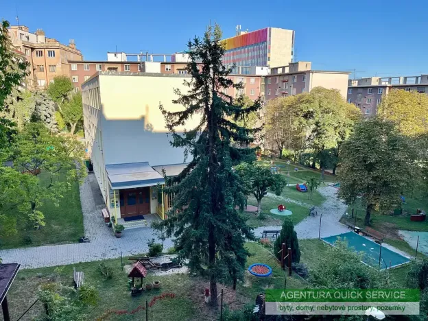 Pronájem bytu 1+kk, Praha - Vršovice, náměstí Svatopluka Čecha, 33 m2