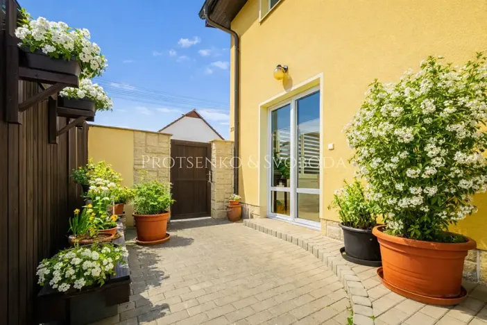 Prodej rodinného domu, Přerov nad Labem, 283 m2