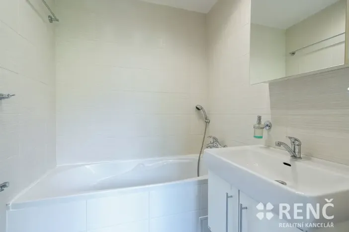 Pronájem bytu 3+1, Brno, Řezáčova, 75 m2