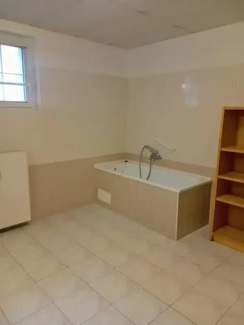 Pronájem bytu 2+kk, Karlovy Vary, Moravská, 82 m2