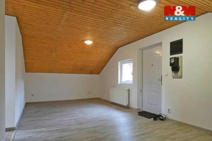 Pronájem bytu 1+1, Červené Pečky, Dobešovice, 40 m2
