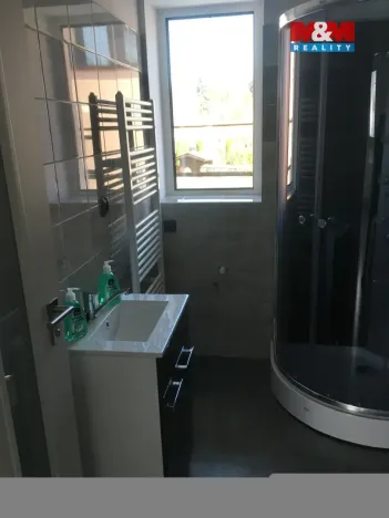 Pronájem obchodního prostoru, Rožnov pod Radhoštěm, Nádražní, 36 m2