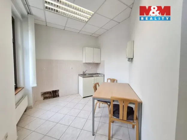 Pronájem kanceláře, Chodov, Staroměstská, 220 m2