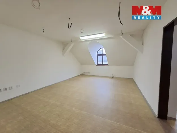 Pronájem obchodního prostoru, Chodov, Staroměstská, 220 m2