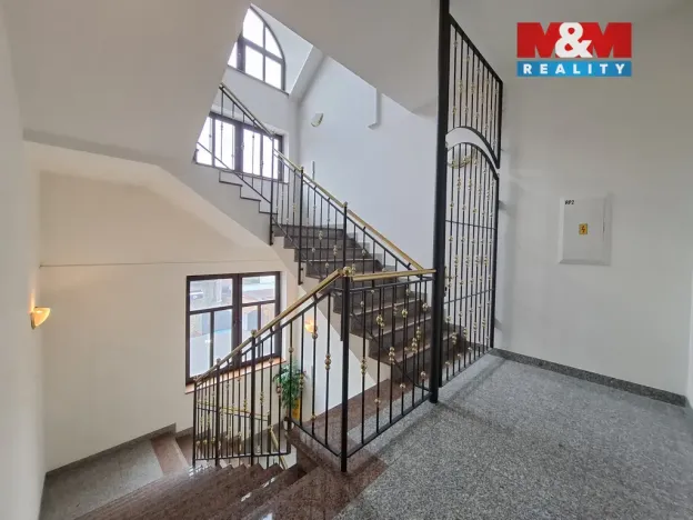 Pronájem obchodního prostoru, Chodov, Staroměstská, 220 m2