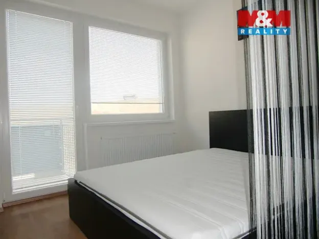 Pronájem bytu 1+kk, Praha - Horní Měcholupy, Modenská, 33 m2