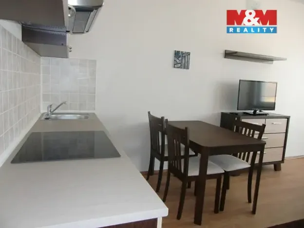 Pronájem bytu 1+kk, Praha - Horní Měcholupy, Modenská, 33 m2