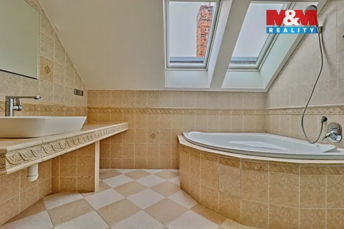 Pronájem bytu 2+kk, Čáslav - Čáslav-Staré Město, nám. Jana Žižky z Trocnova, 65 m2