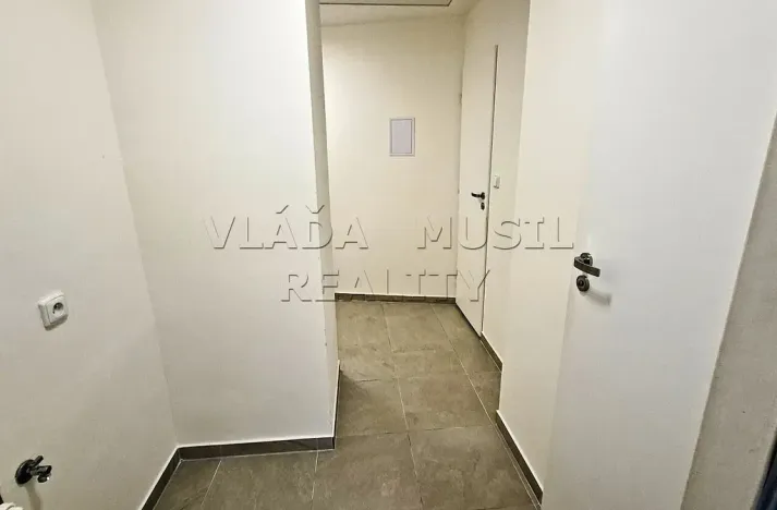 Pronájem bytu 2+kk, Praha - Libeň, Novákových, 36 m2