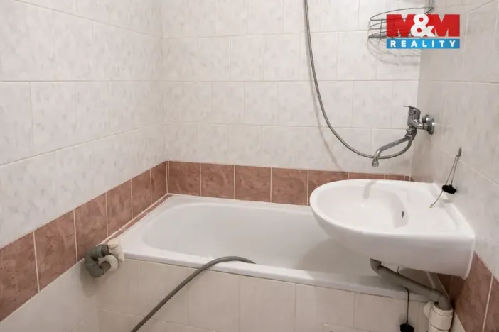 Pronájem bytu 1+kk, Pardubice - Polabiny, Bělehradská, 36 m2