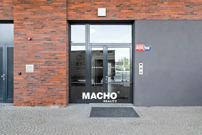 Pronájem bytu 1+kk, Praha - Hloubětín, Poděbradská, 31 m2