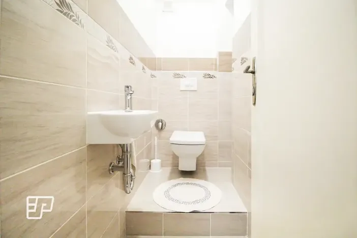 Pronájem bytu 4+1, Teplice, U zámku, 104 m2