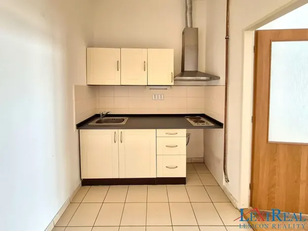 Pronájem bytu 1+1, Praha - Nusle, Bělehradská, 33 m2