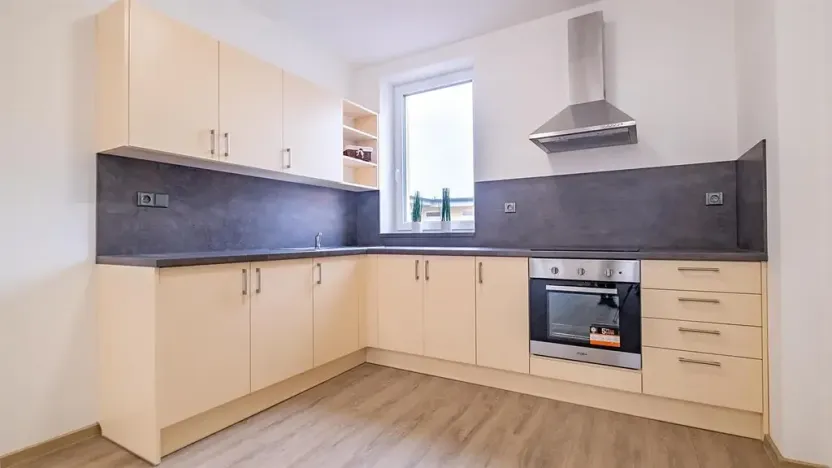 Pronájem bytu 2+kk, Poděbrady, Husova, 64 m2