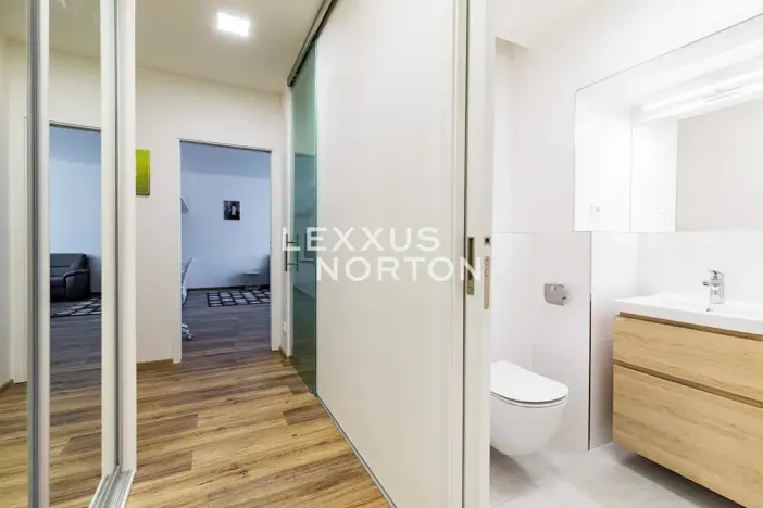 Pronájem bytu 2+kk, Praha - Dejvice, Evropská, 73 m2