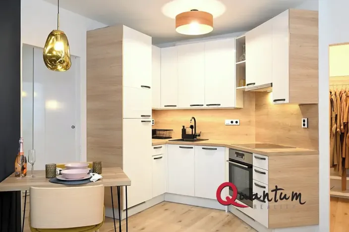 Pronájem bytu 2+kk, Praha - Karlín, U Sluncové, 40 m2