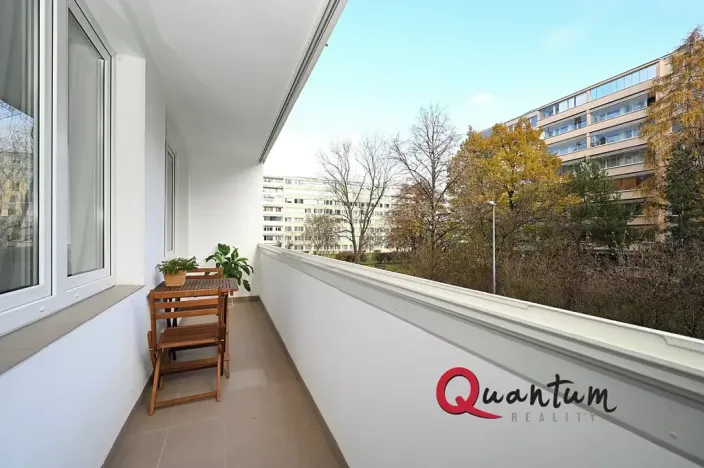 Pronájem bytu 2+kk, Praha - Karlín, U Sluncové, 40 m2