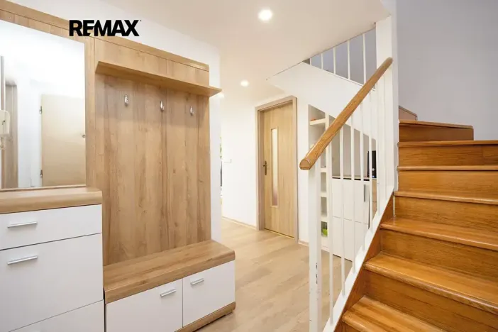 Pronájem bytu 4+kk, Praha - Modřany, Plovdivská, 82 m2