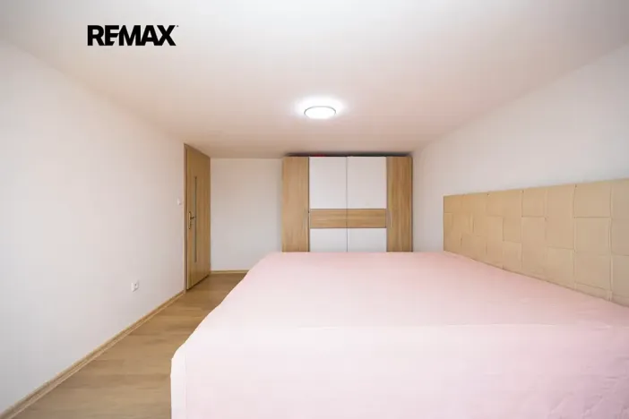 Pronájem bytu 4+kk, Praha - Modřany, Plovdivská, 82 m2