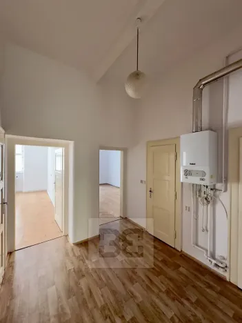 Pronájem bytu 3+1, Praha - Holešovice, U smaltovny, 104 m2