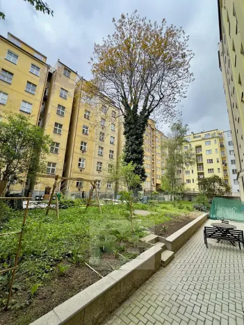 Pronájem bytu 3+1, Praha - Holešovice, U smaltovny, 104 m2