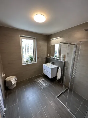 Pronájem bytu 3+kk, České Budějovice, České Vrbné, 69 m2