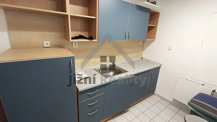 Pronájem kanceláře, Praha - Břevnov, Bělohorská, 1054 m2