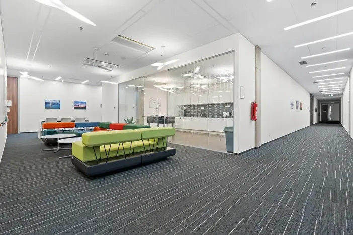 Pronájem kanceláře, Praha - Dejvice, Evropská, 1751 m2