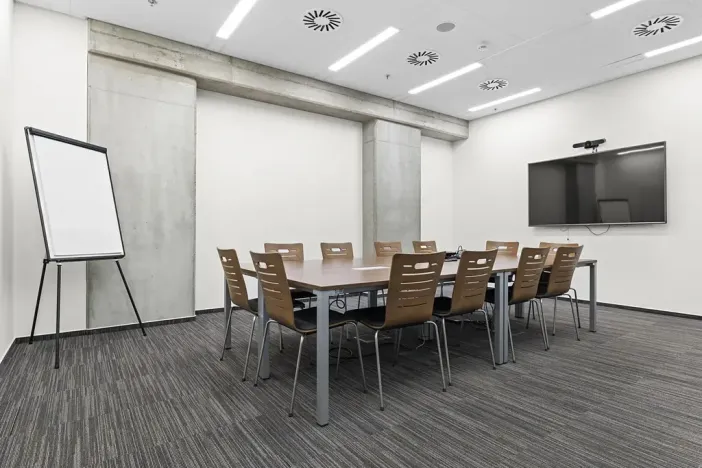 Pronájem kanceláře, Praha - Dejvice, Evropská, 1751 m2