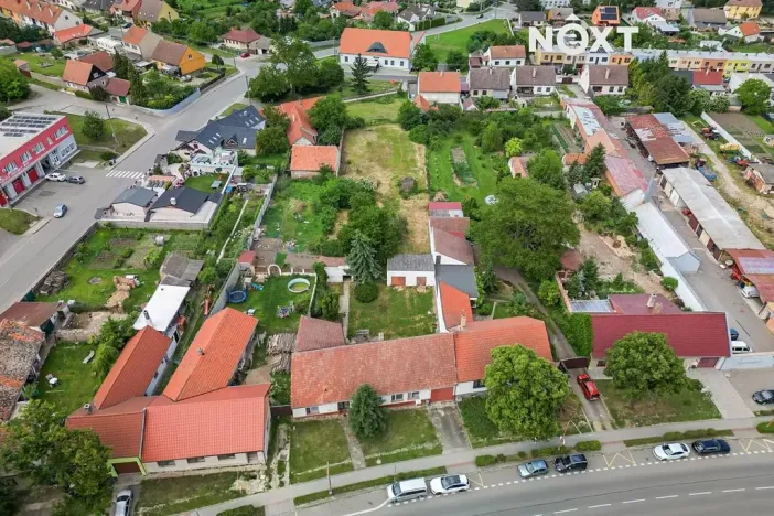 Prodej pozemku pro bydlení, Drnholec, nám. Svobody, 2111 m2