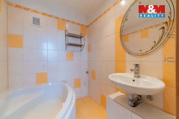 Prodej bytu 2+1, Cheb, Přátelství, 59 m2