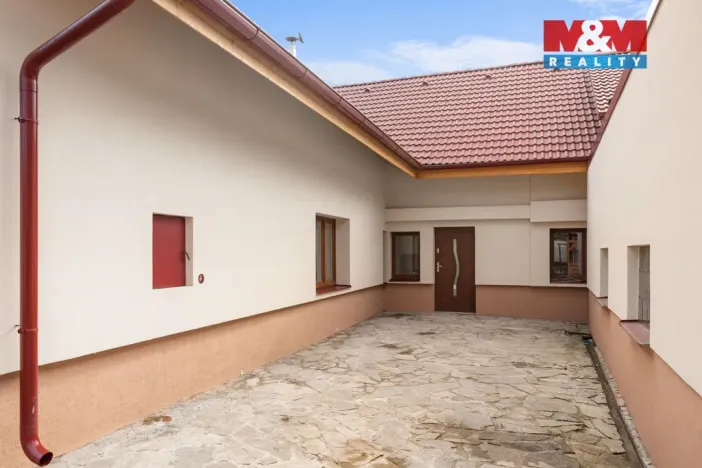 Prodej rodinného domu, Peruc - Černochov, 288 m2