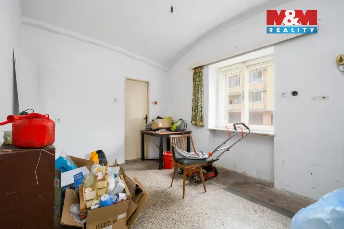 Prodej rodinného domu, Hostomice, Školní náměstí, 150 m2