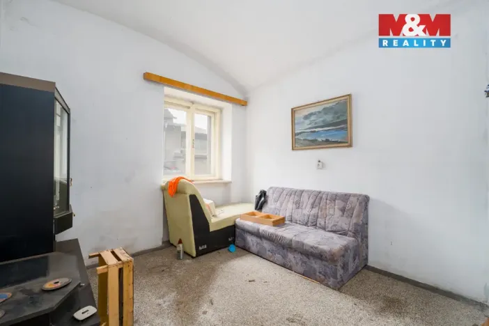 Prodej rodinného domu, Hostomice, Školní náměstí, 150 m2