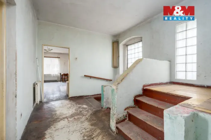 Prodej rodinného domu, Hostomice, Školní náměstí, 150 m2