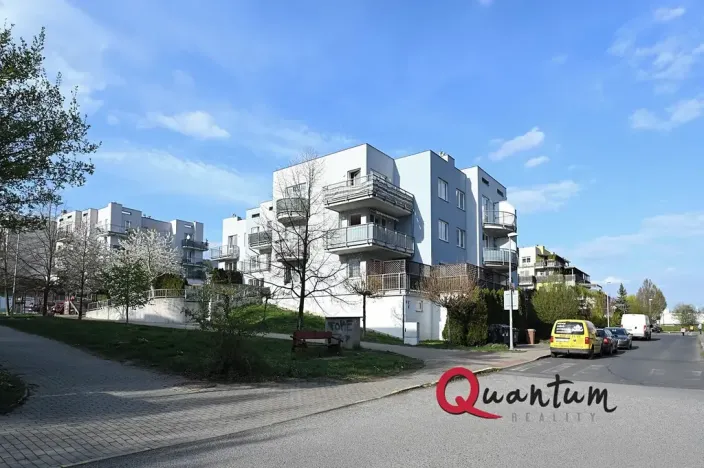 Pronájem bytu 2+kk, Praha - Řeporyje, Dělená, 56 m2