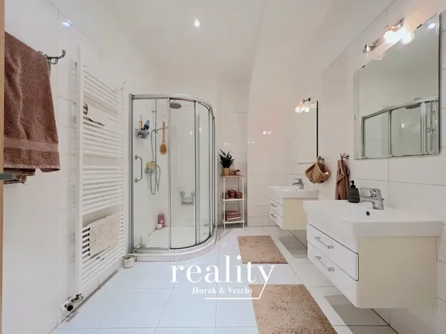 Pronájem bytu 2+kk, Znojmo, Na Kopečku, 79 m2