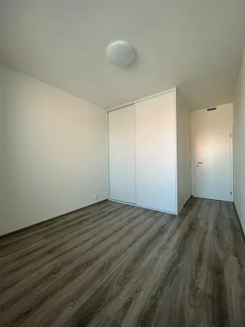 Pronájem bytu 2+kk, Praha - Modřany, Komořanská, 50 m2