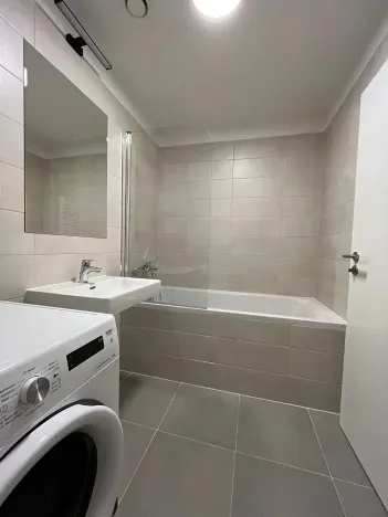 Pronájem bytu 2+kk, Praha - Modřany, Komořanská, 50 m2