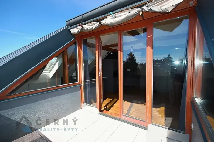 Pronájem bytu 2+kk, Liberec, Zborovská, 70 m2